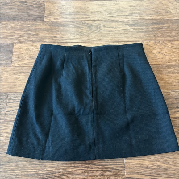 H&M Black Skirt with Buttons - Picture 3 of 3